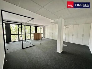 Office in Aix-en-Provence for lease Interior Photo- Image 1 of 6