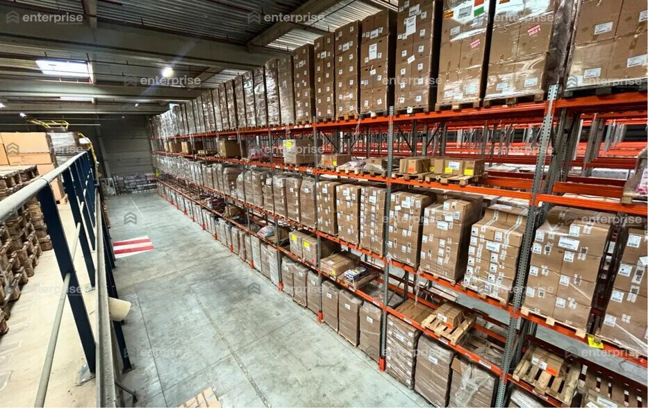 Industrial in Creil for lease - Interior Photo - Image 3 of 6