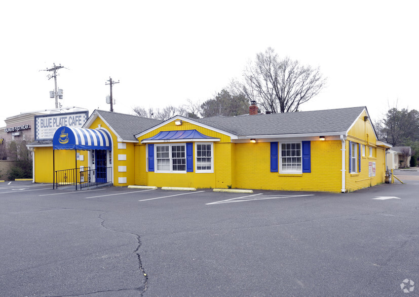 5469 Poplar Ave, Memphis, TN for sale - Primary Photo - Image 1 of 1