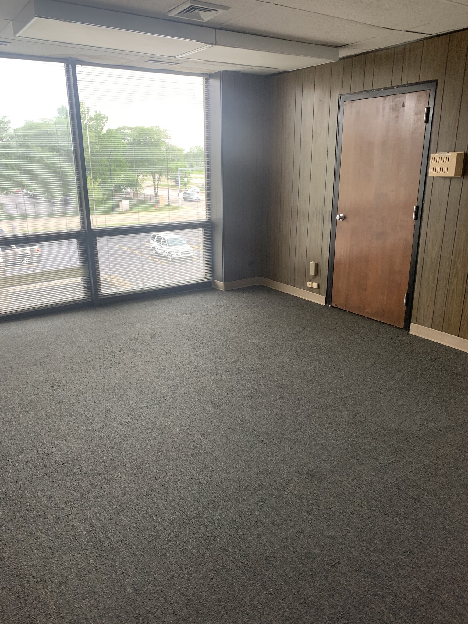 4433 W Touhy Ave, Lincolnwood, IL for lease Interior Photo- Image 1 of 2