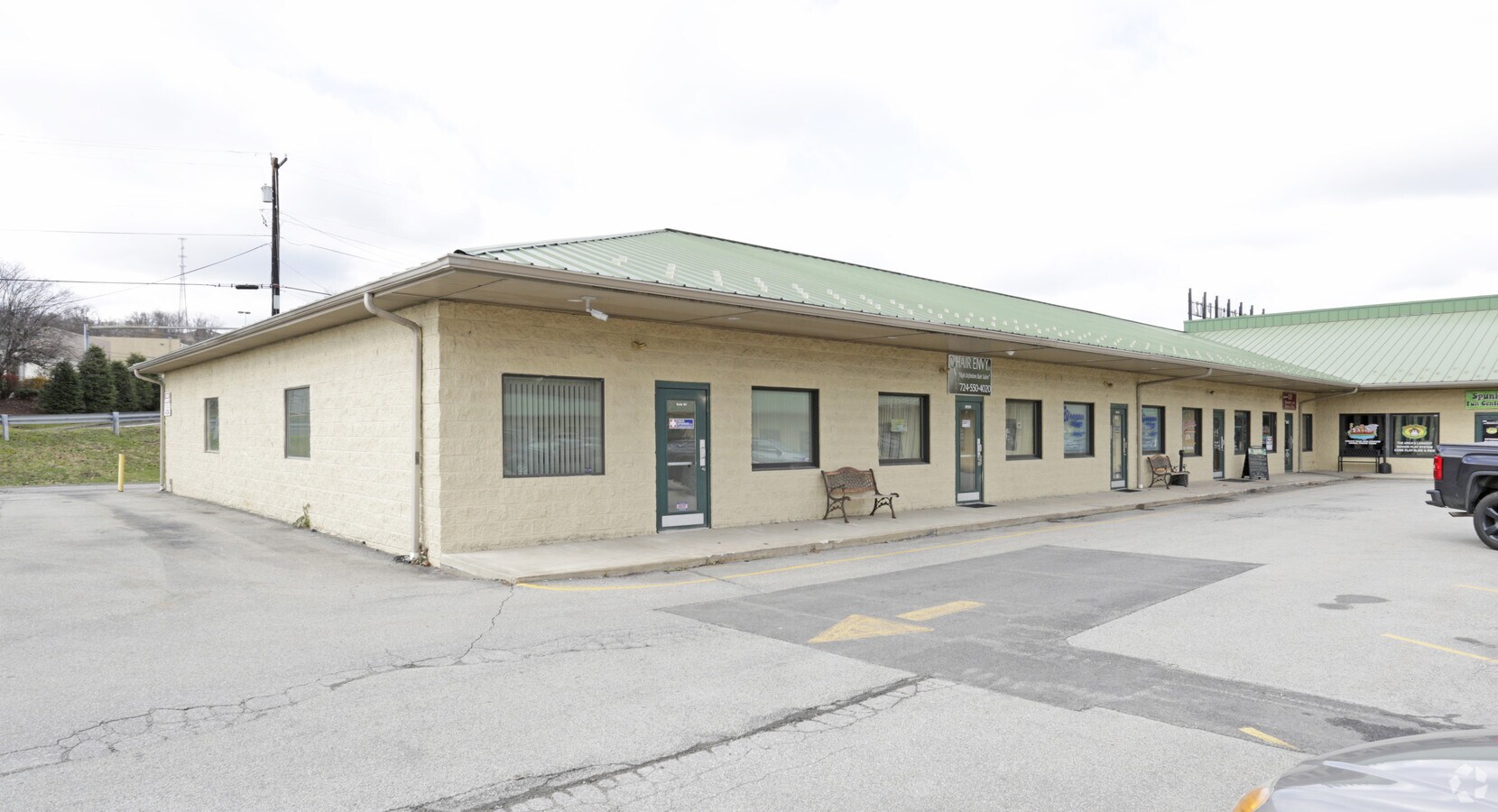 6 Oliver Rd, Uniontown, PA 15401