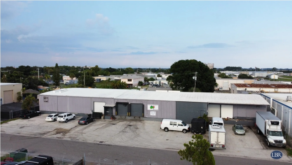 650 Azalea Ave, Merritt Island, FL for sale - Building Photo - Image 2 of 4