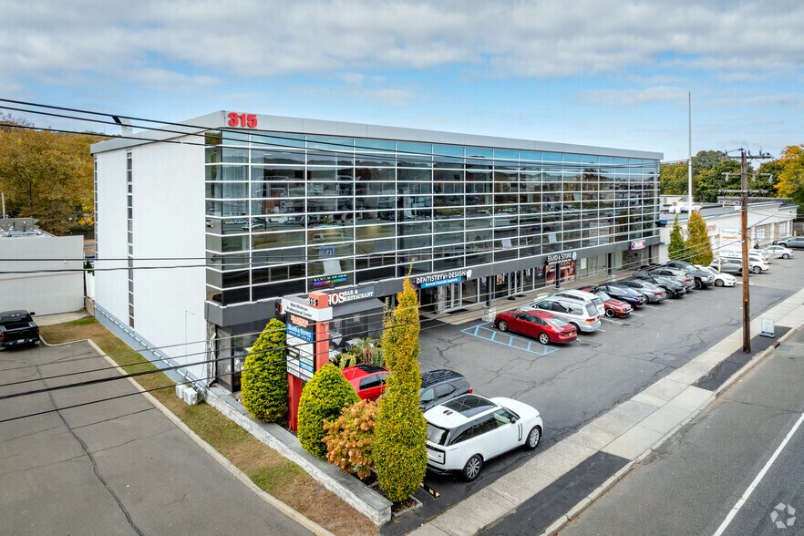 315 Walt Whitman Rd, Huntington Station, NY for sale - Primary Photo - Image 1 of 1