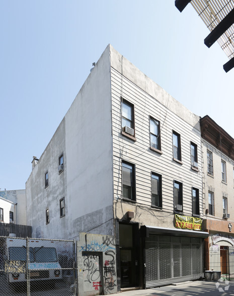 1323 Myrtle Ave, Brooklyn, NY for lease - Primary Photo - Image 1 of 10