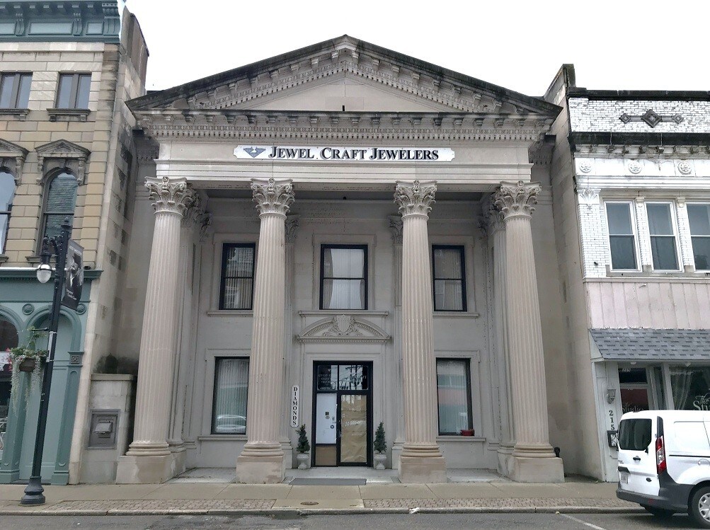 217 Main St, Vincennes, IN for sale Primary Photo- Image 1 of 1