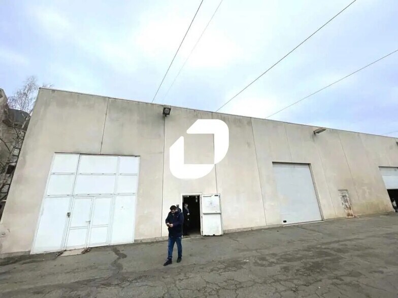 10 Rue du Moulin Vert, Vert for lease - Building Photo - Image 1 of 18