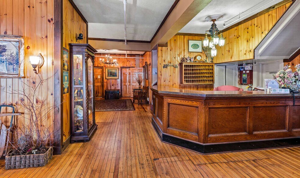 2302 Saranac Ave, Lake Placid, NY 12946 The Pines Of Lake Placid