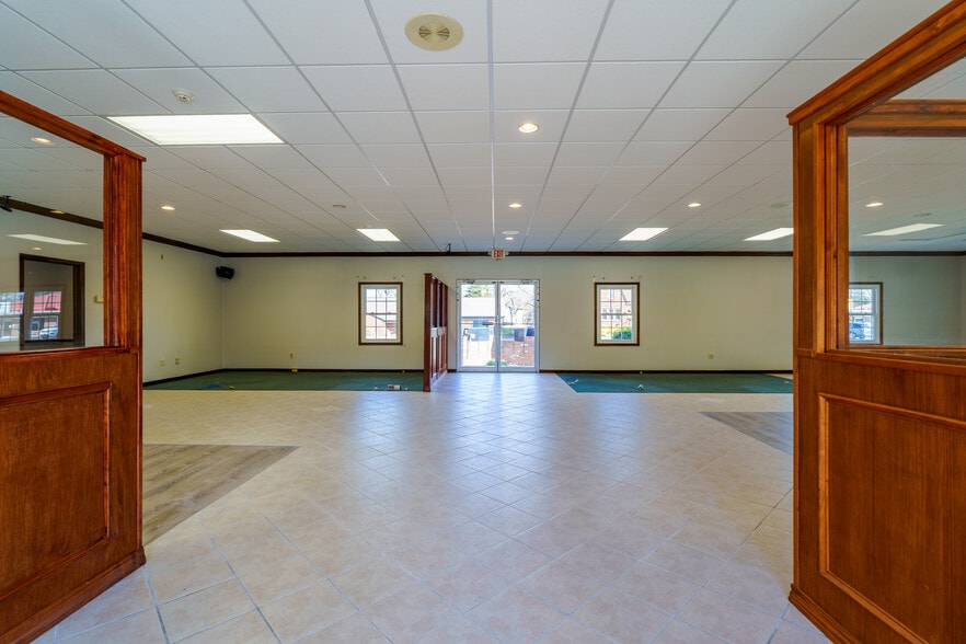 6100 W Main St, Belleville, IL for sale - Interior Photo - Image 3 of 13