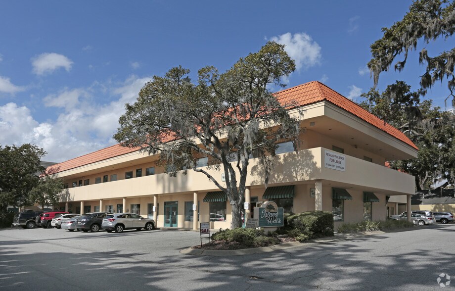 100 Sylvan Dr, Saint Simons Island, GA for sale - Primary Photo - Image 1 of 1