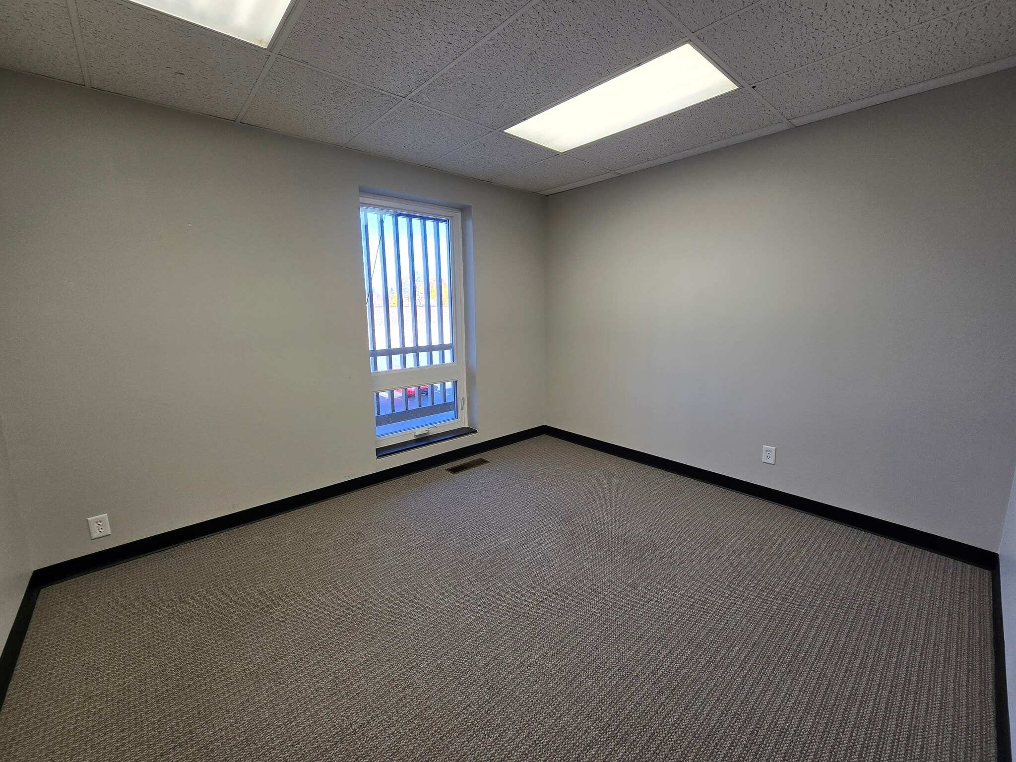 210-230 Collingwood Dr, Ann Arbor, MI for lease Interior Photo- Image 1 of 4