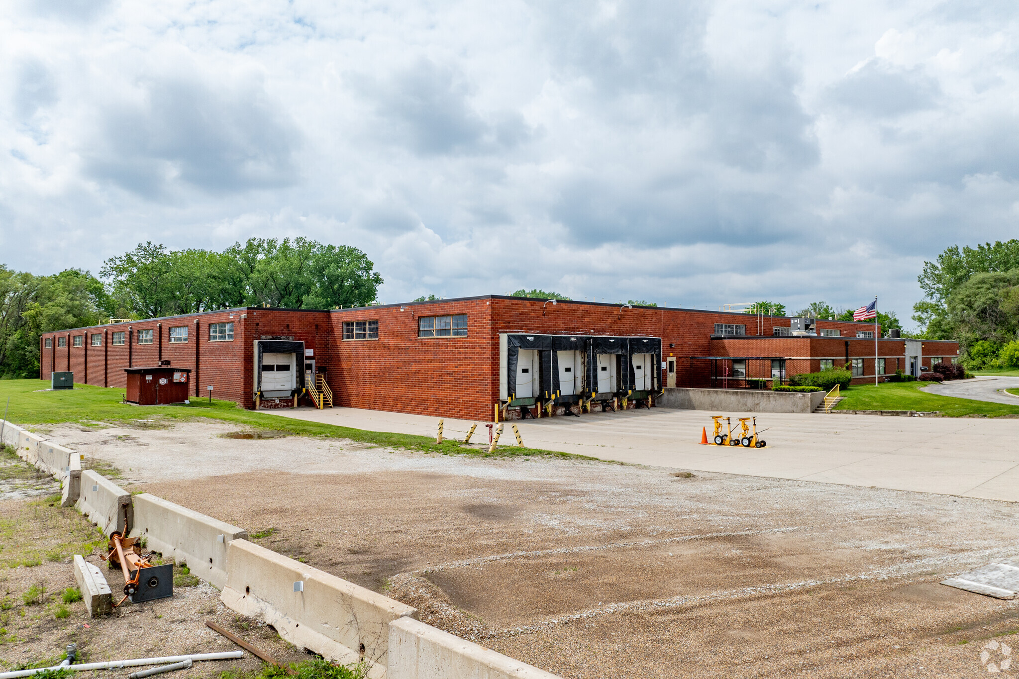 3800 Dixon St, Des Moines, IA for lease Primary Photo- Image 1 of 6