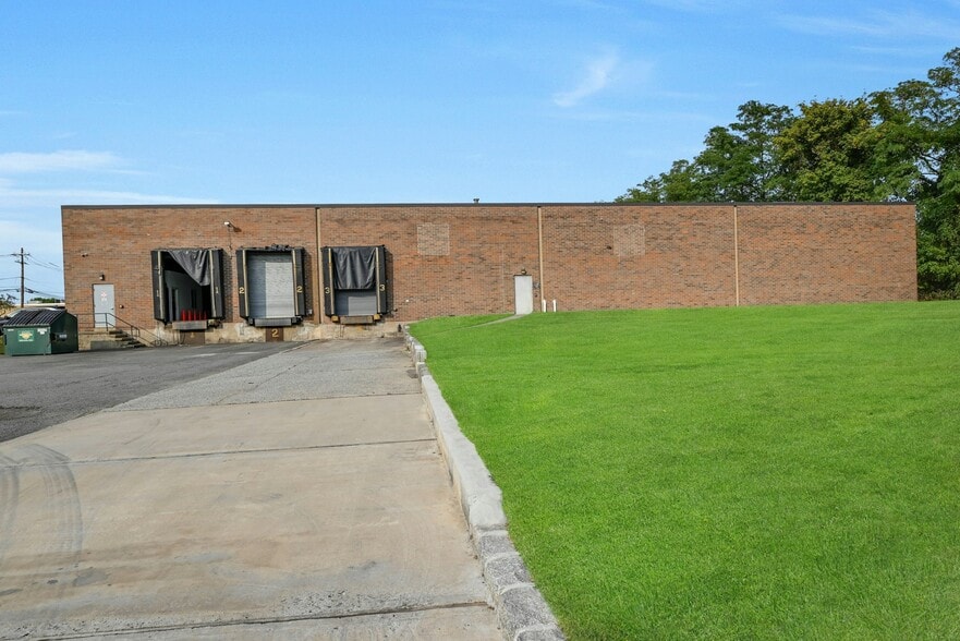 106 Stonehurst Ct, Northvale, NJ for lease - Building Photo - Image 2 of 20