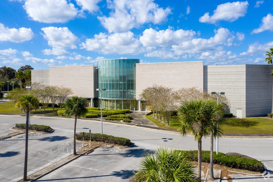 1700 Oviedo Mall Blvd, Oviedo, FL for lease - Primary Photo - Image 2 of 9
