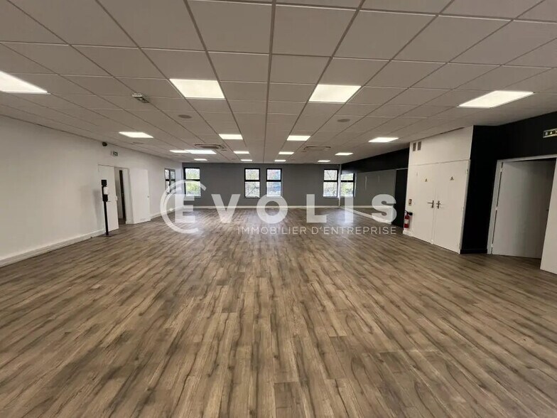 61 Rue Du Marché Rollay, Champigny-sur-Marne for lease - Building Photo - Image 3 of 26