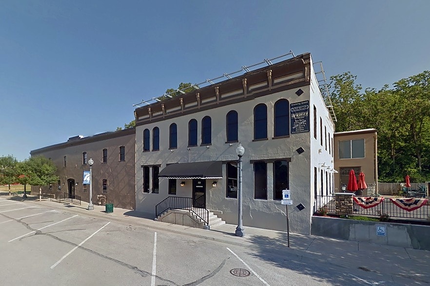 101 Commercial St, Atchison, KS 66002