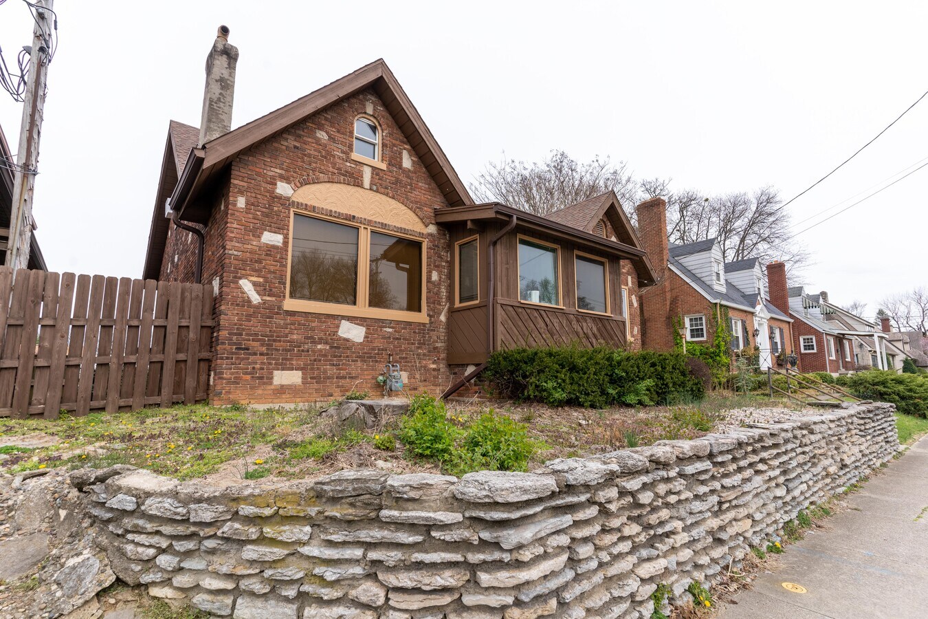 3813 Poplar Level Rd, Louisville, KY 40213