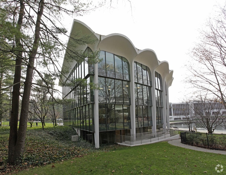 4 High Ridge Park, Stamford, CT for sale - Building Photo - Image 1 of 1