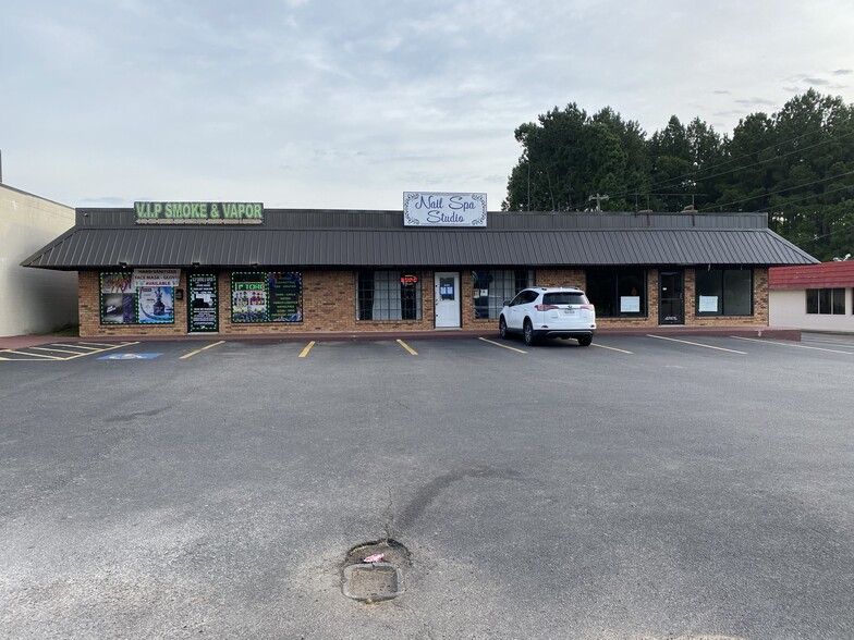 1014-1020 W Panola St, Carthage, TX for lease - Building Photo - Image 2 of 6