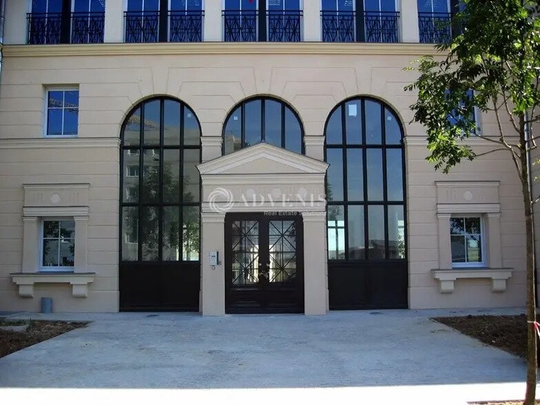 10 Rue De La Fontaine Rouge, Chessy for lease - Building Photo - Image 2 of 2