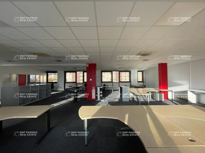 Office in Orléans for lease - Building Photo - Image 2 of 11