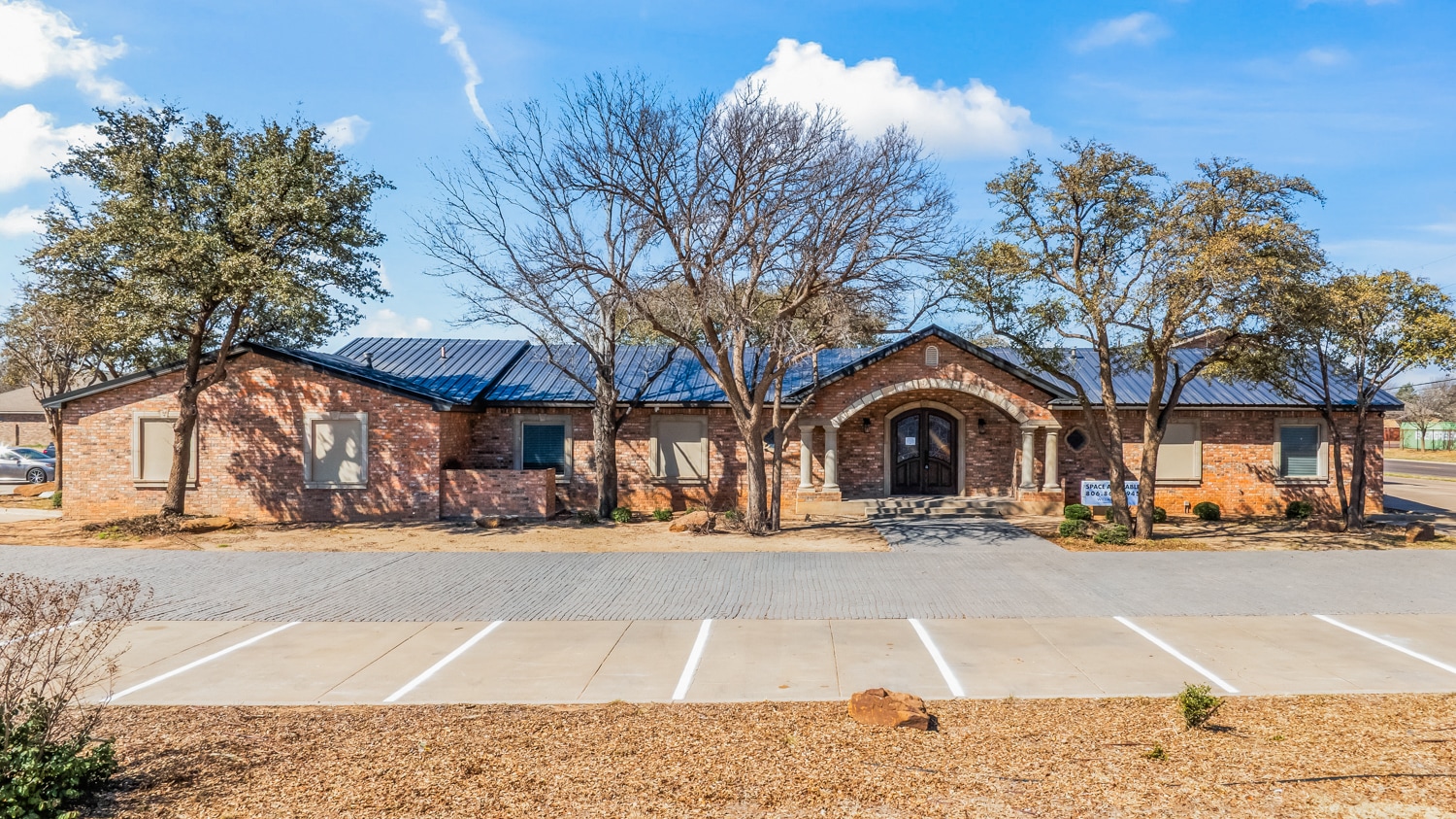 1120 W Loop 289, Lubbock, TX for lease Interior Photo- Image 1 of 49