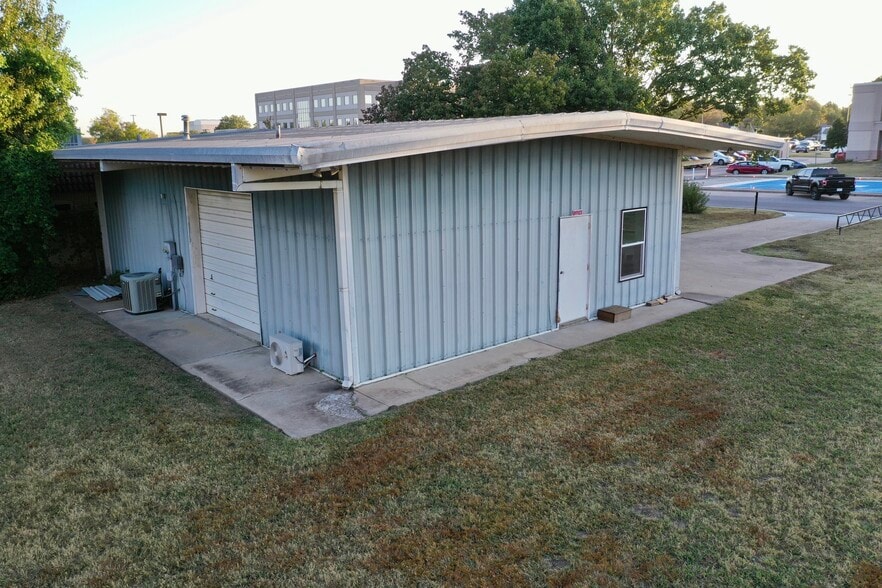 1413 N Muskogee Pl, Claremore, OK for sale - Building Photo - Image 3 of 12