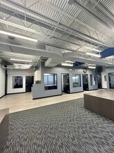 24681 Northwestern Hwy, Southfield, MI for lease Interior Photo- Image 2 of 13