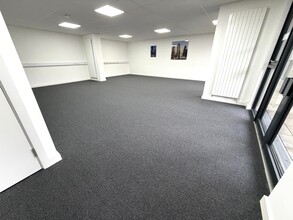 Howard Rd, Stanmore for lease Interior Photo- Image 2 of 13