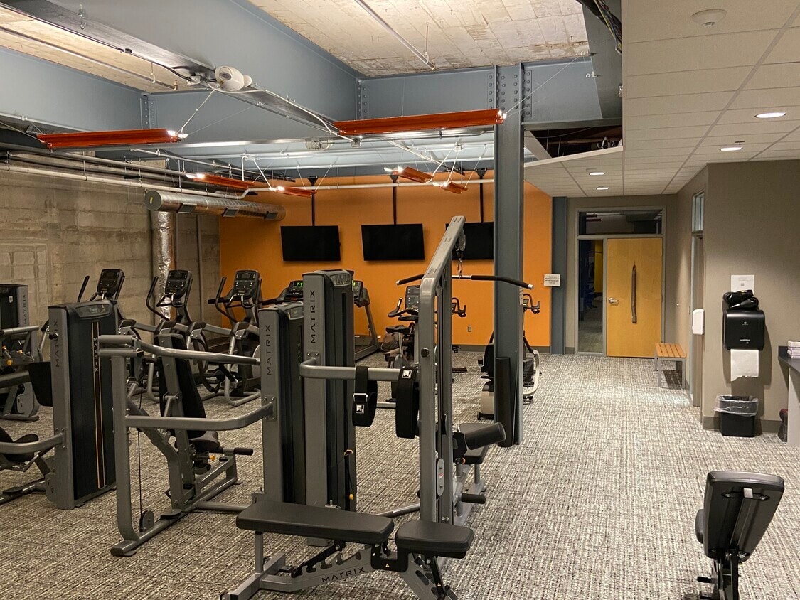 1111 E South River St, Appleton, WI for lease Interior Photo- Image 1 of 9