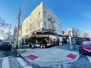 359 Graham Ave, Brooklyn, NY for lease Building Photo- Image 2 of 6