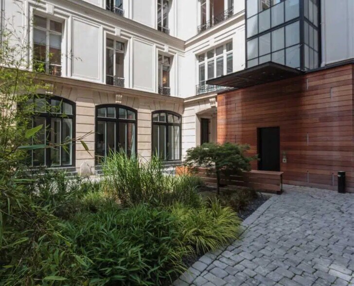 Office in Paris for sale - Building Photo - Image 2 of 10