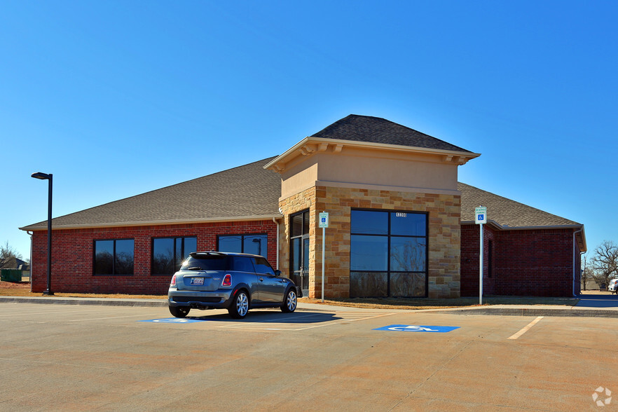 12221 NW Expressway, Yukon, OK for sale - Primary Photo - Image 1 of 1