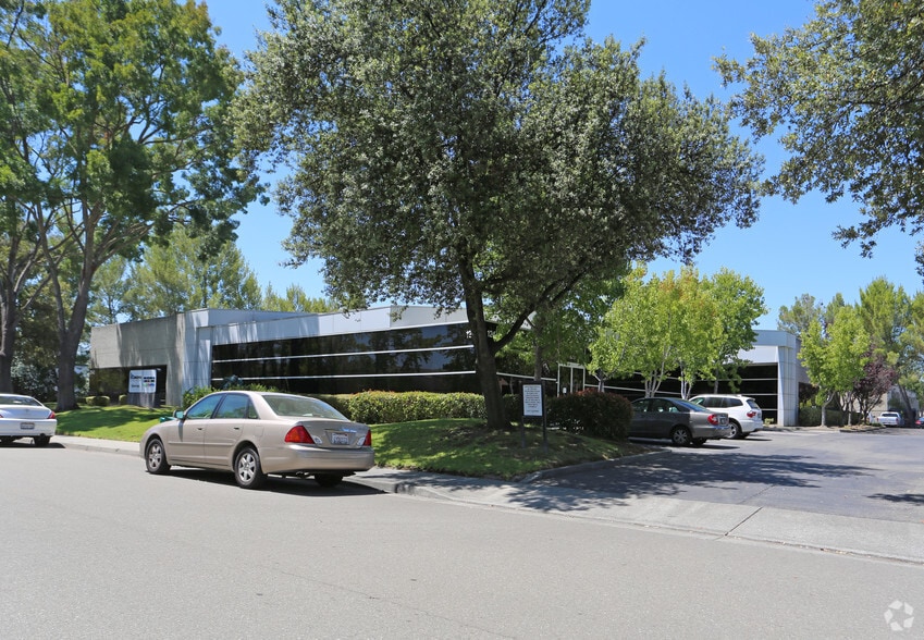 1244 Quarry Ln, Pleasanton, CA for lease - Building Photo - Image 2 of 4
