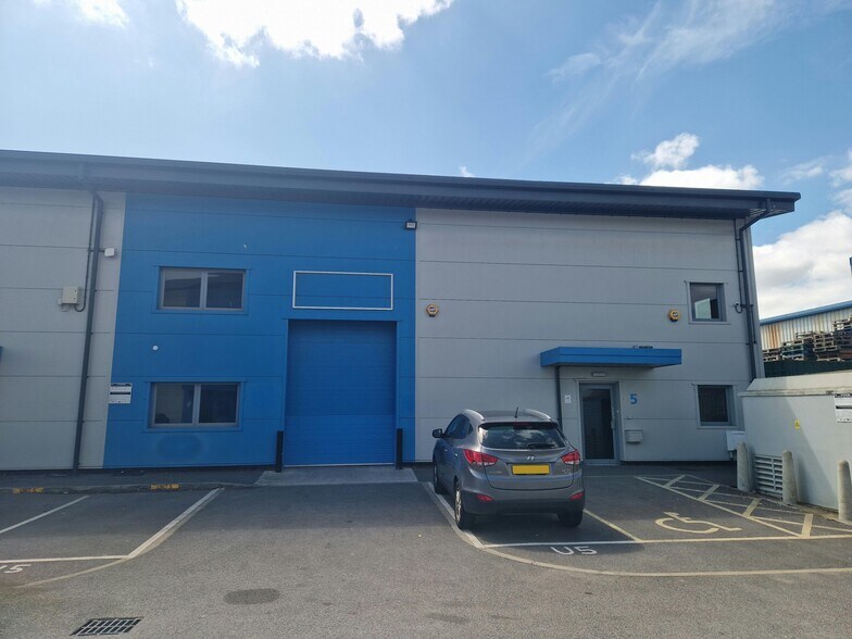 Limberline Rd, Portsmouth for lease - Building Photo - Image 1 of 14