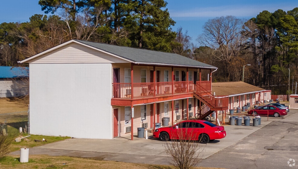 4306 Bragg Blvd, Fayetteville, NC 28303