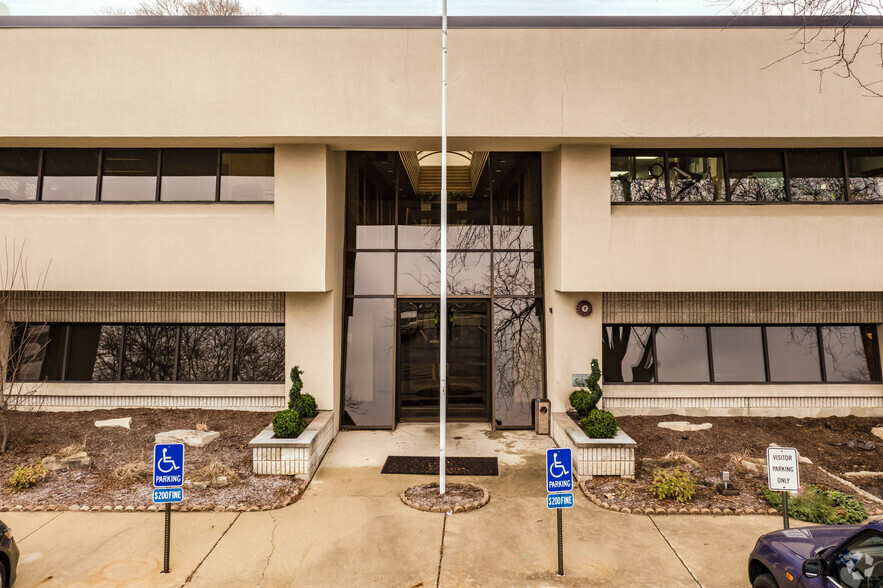 500 E Ogden Ave, Naperville, IL for lease - Building Photo - Image 3 of 5