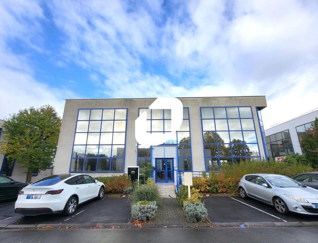 Office in VILLENEUVE-D'ASCQ for lease Building Photo- Image 1 of 11