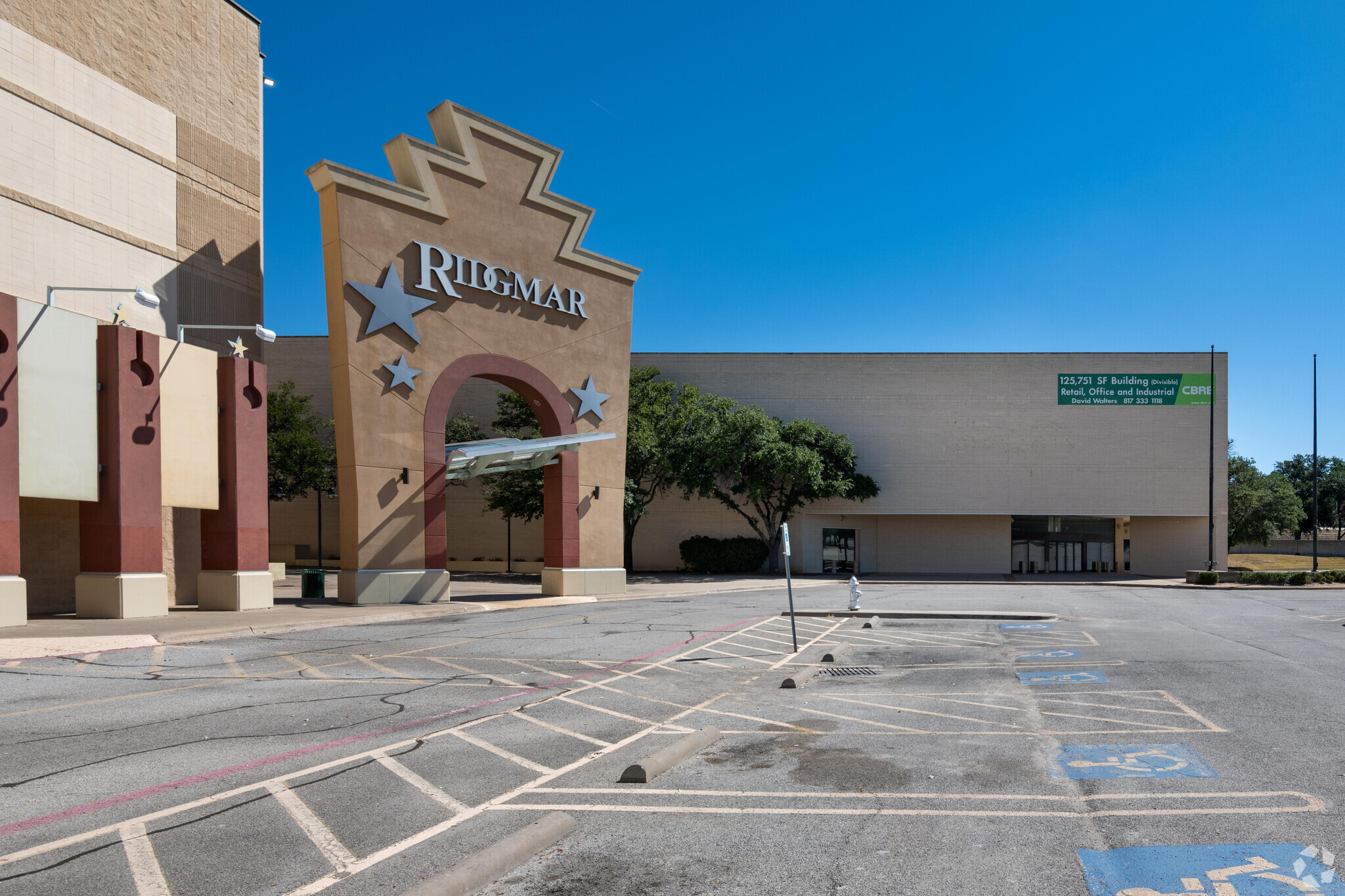 2100 Green Oaks Rd, Fort Worth, TX for sale Building Photo- Image 1 of 1