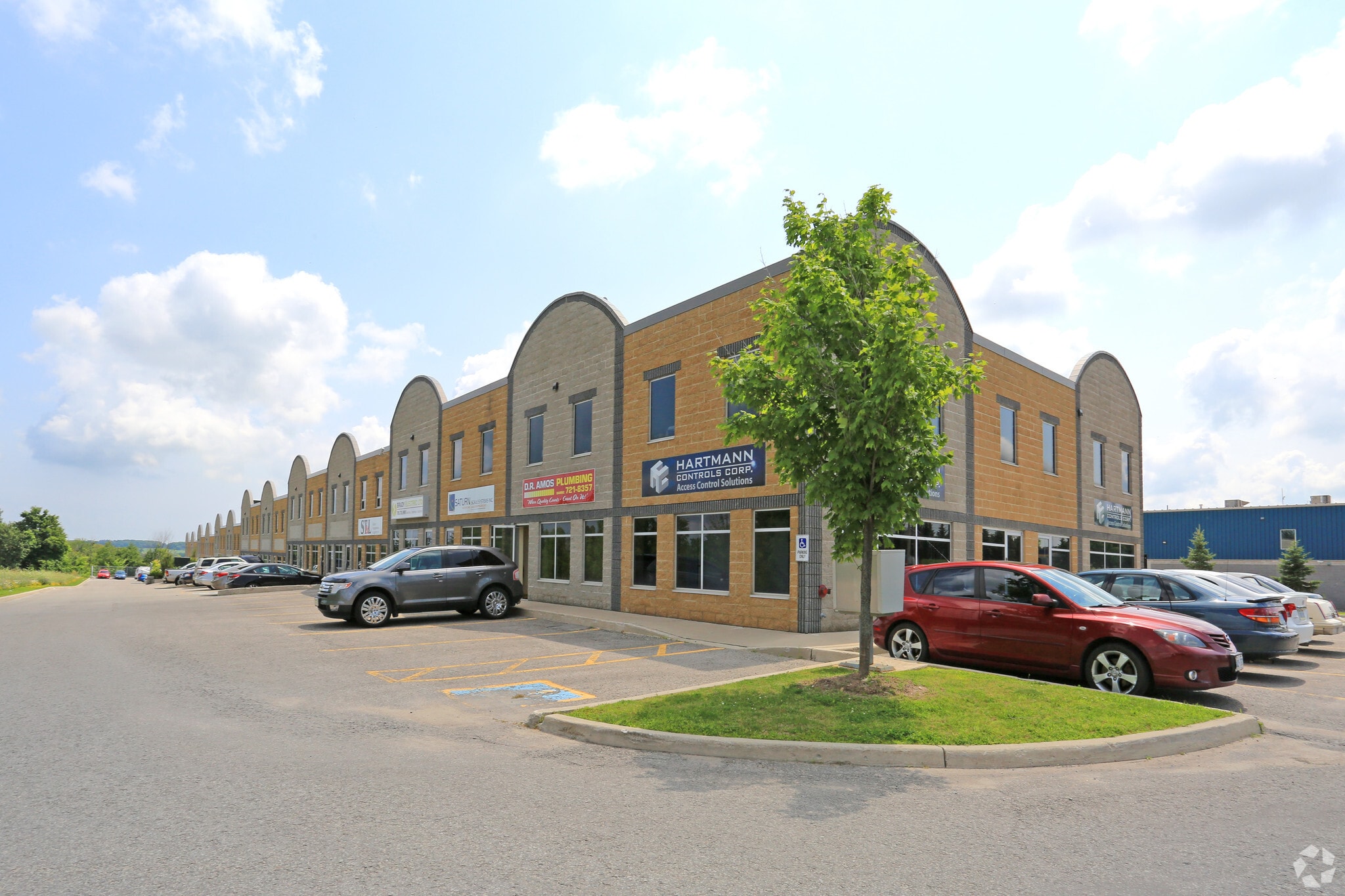 647 Welham Rd, Barrie, ON for sale Primary Photo- Image 1 of 1