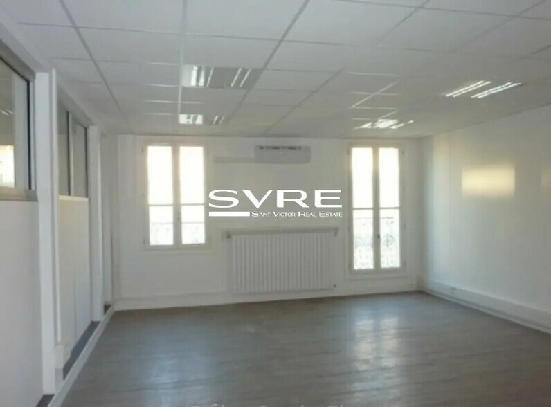 Office in Marseille for lease - Interior Photo - Image 2 of 10