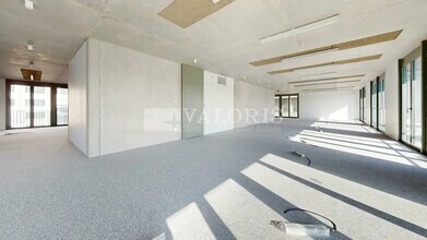 Office in Lyon for lease Interior Photo- Image 2 of 9