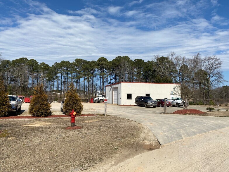 155 Progress Dr, Fuquay Varina, NC 27526