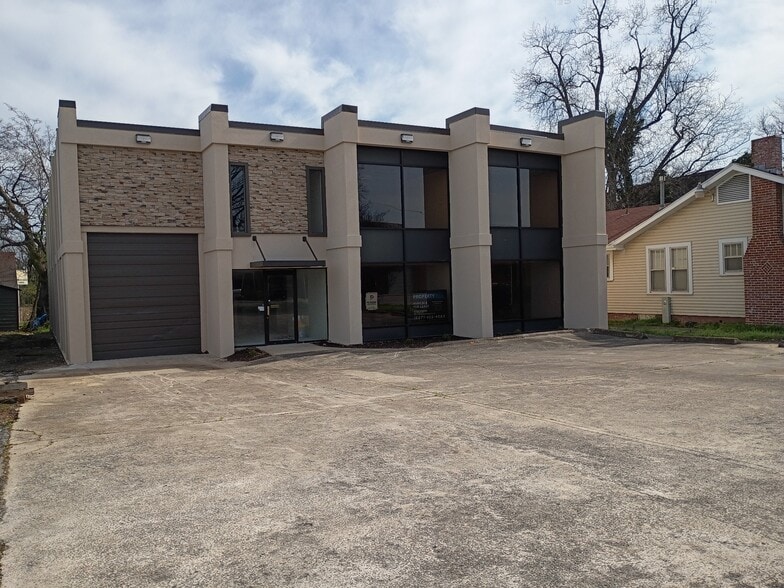 2611 Clinton Ave W, Huntsville, AL for lease - Building Photo - Image 1 of 14