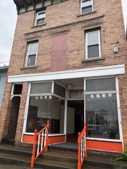 525-527 Tremont Ave SW, Massillon, OH for lease - Building Photo - Image 1 of 11