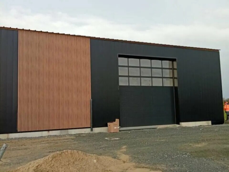 Location Local d'activités 235 m² - Photo 1