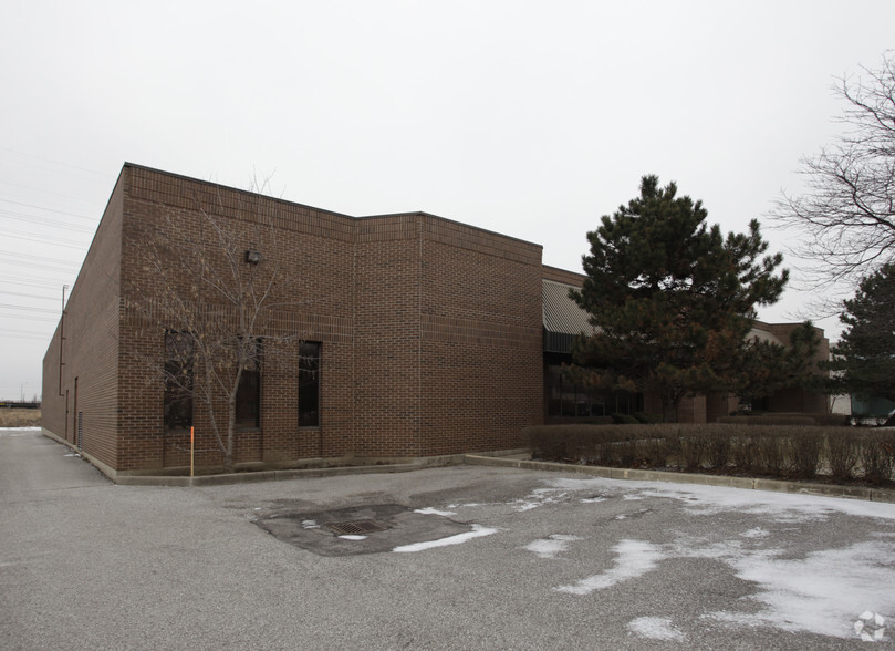 2 Bessemer Ct, Concord, ON for lease - Primary Photo - Image 1 of 2