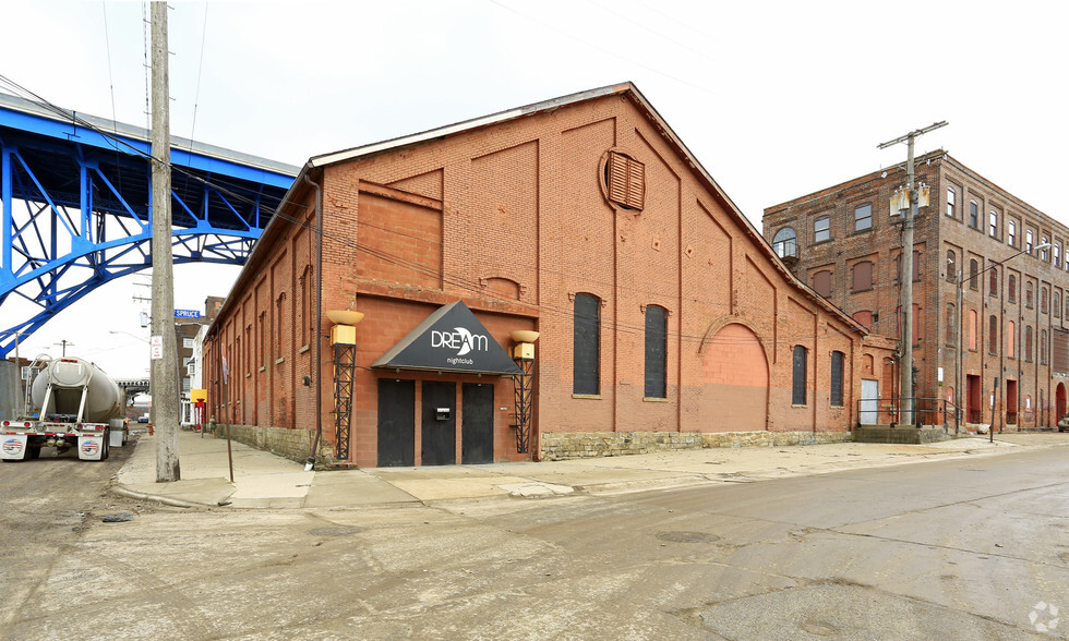 2320 Center St, Cleveland, OH for sale - Building Photo - Image 3 of 5