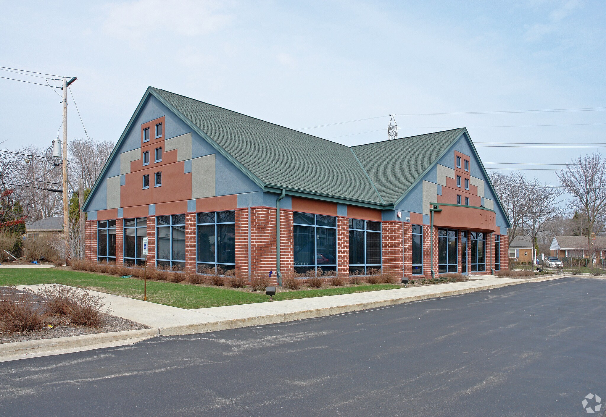 2450 W Silver Spring Dr, Milwaukee, WI for sale Primary Photo- Image 1 of 1