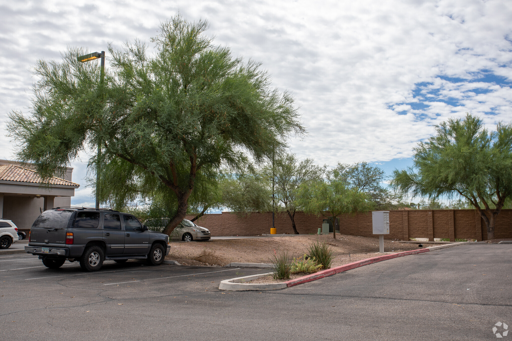 W Valencia Rd, Tucson, AZ for lease Building Photo- Image 1 of 9