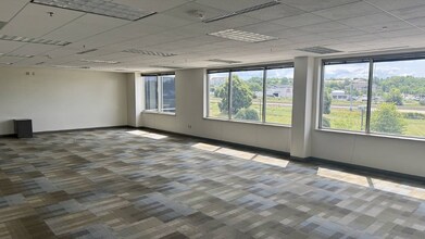 5133 W Terrace Dr, Madison, WI for lease Interior Photo- Image 2 of 8